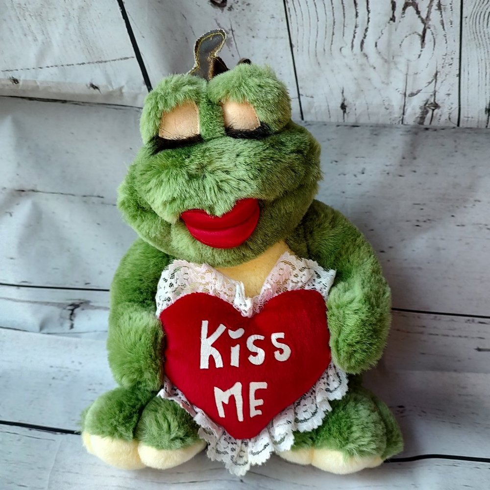Fiesta kiss me queen frog plush valentine's plush